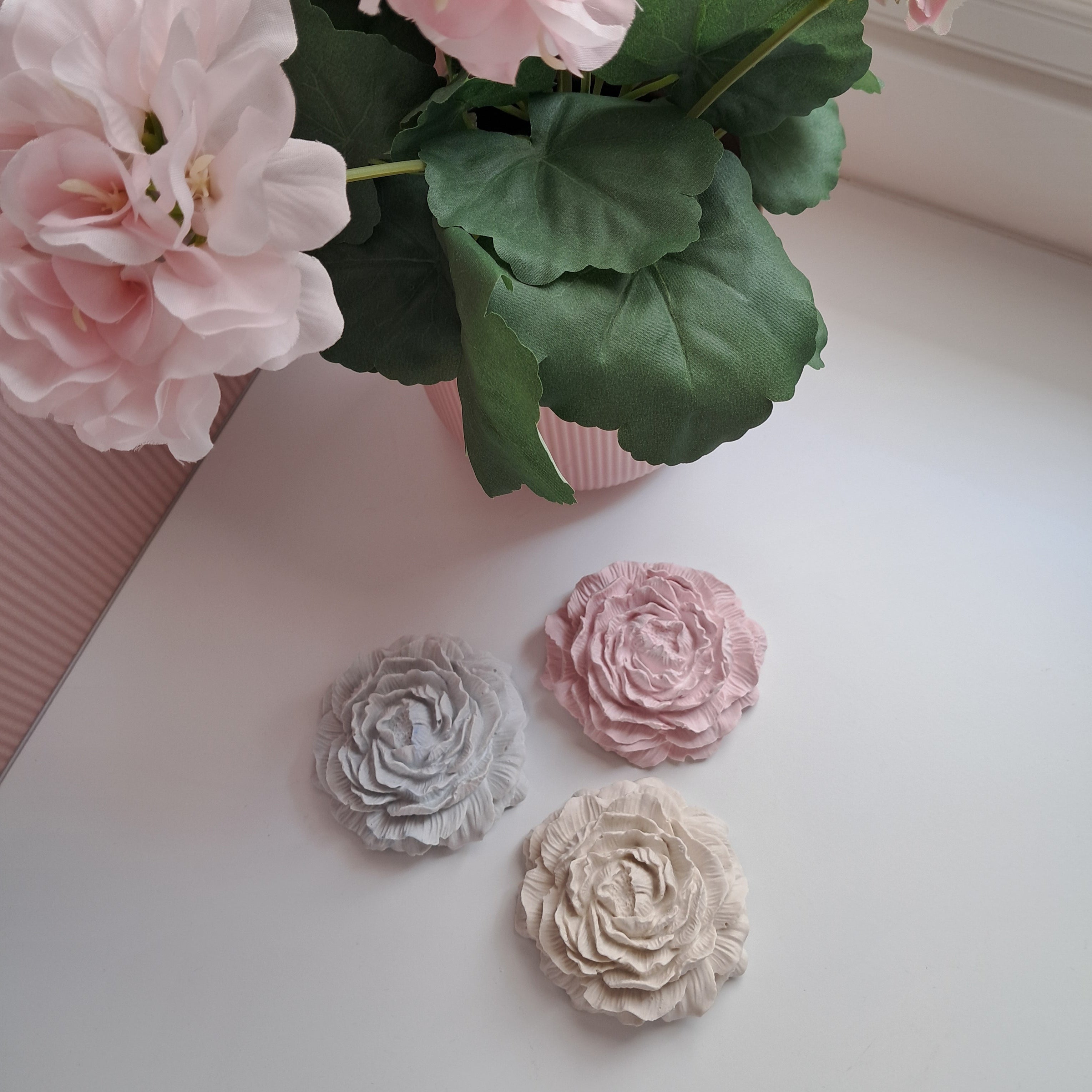 aroma diffusers in peony shape