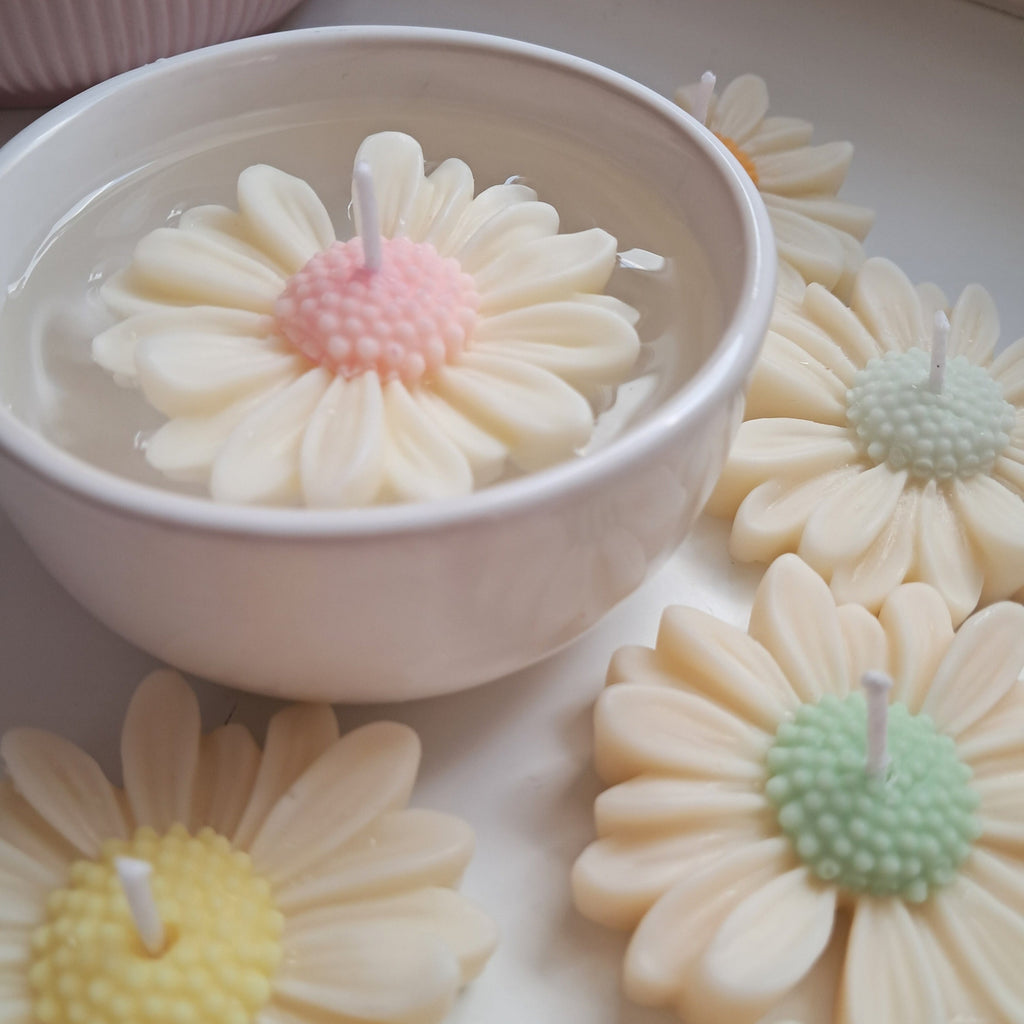 Miroa™ Floating Daisy Candles (Pack of 6)