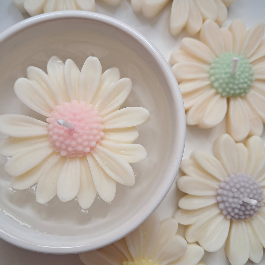 Miroa™ Floating Daisy Candles (Pack of 6)